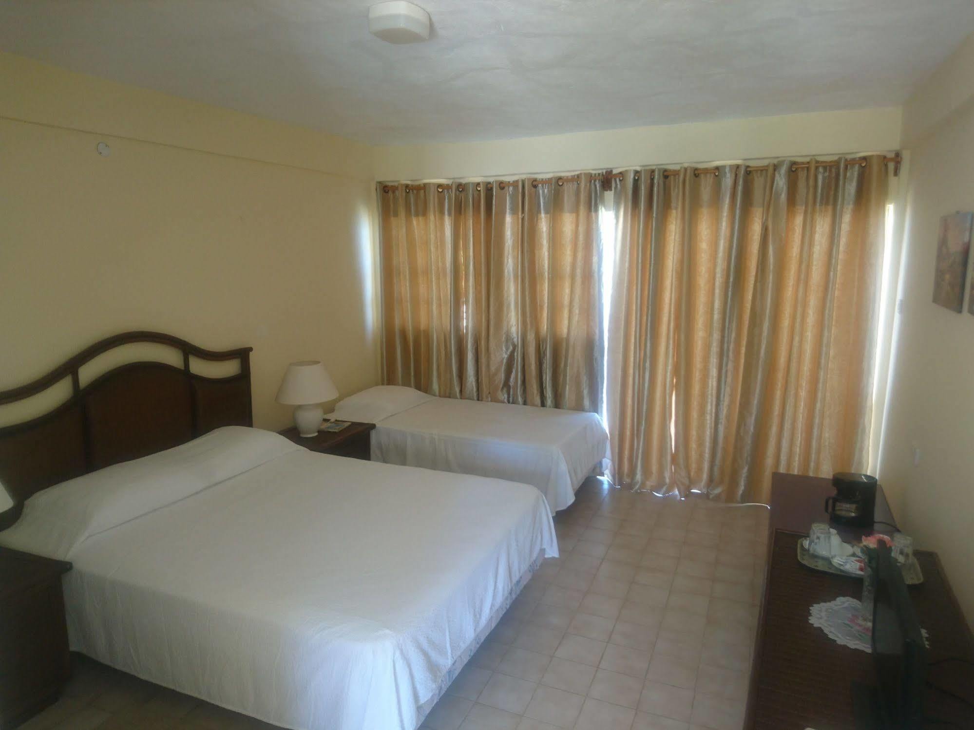 Kings Landing Hotel Cliftons 외부 사진